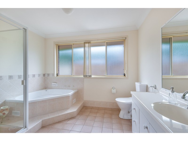 8 Violet Place, Lisarow NSW 2250