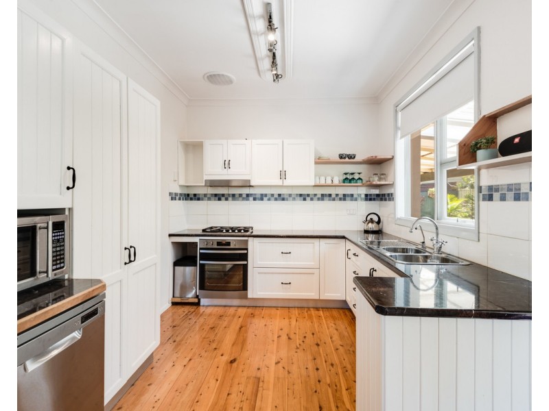 2 Tingira Crescent, Wyoming NSW 2250