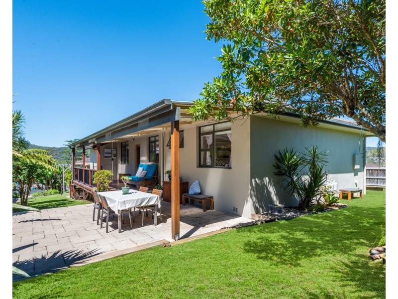 2 Tingira Crescent, Wyoming NSW 2250