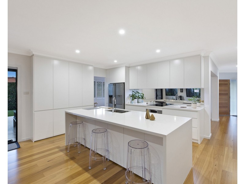 10 Robusta Close, Erina NSW 2250