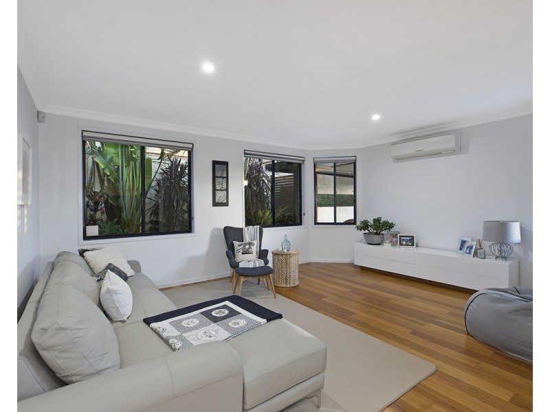 10 Robusta Close, Erina NSW 2250