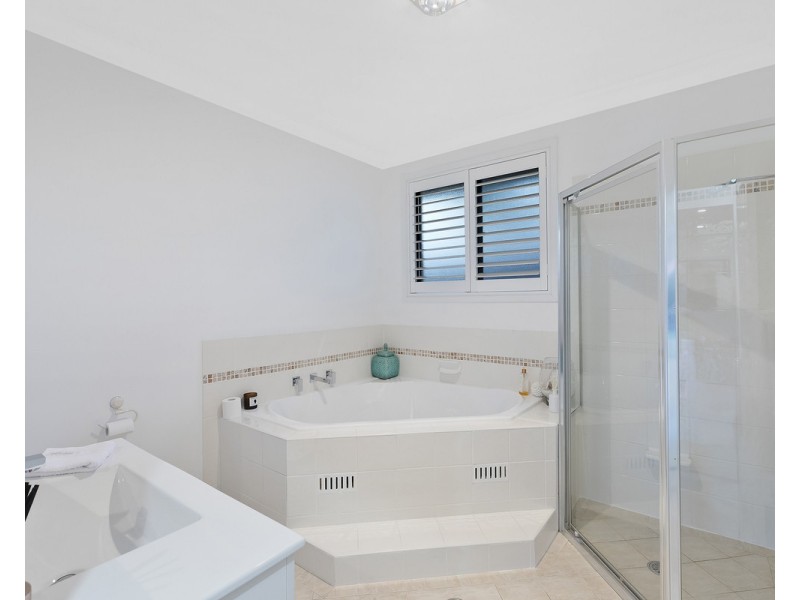 10 Robusta Close, Erina NSW 2250