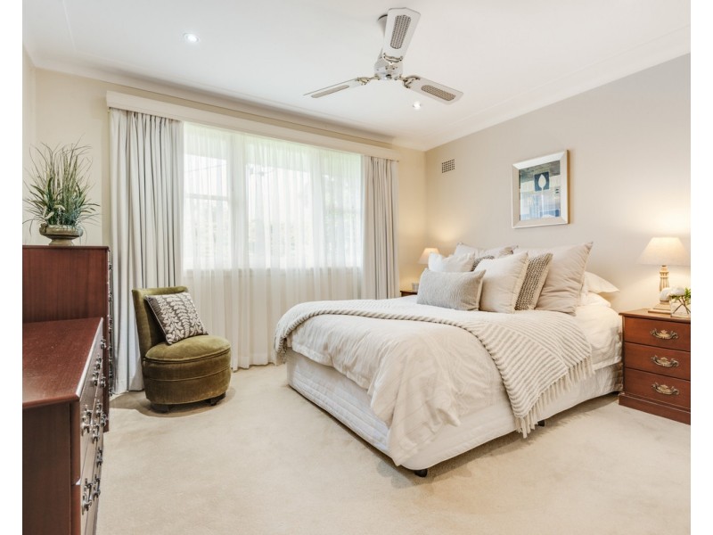 3 Crawford Crescent, Wyoming NSW 2250