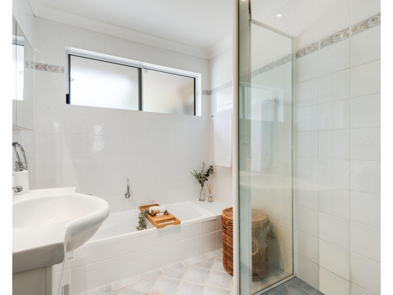 3 Crawford Crescent, Wyoming NSW 2250