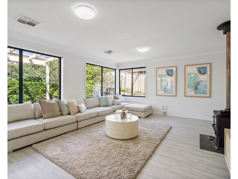 8 Coachwood Drive, Ourimbah NSW 2258