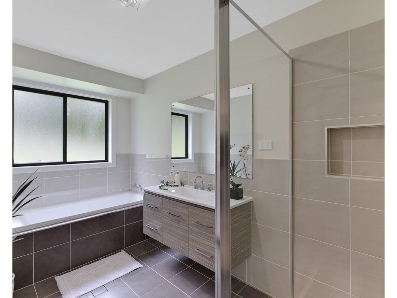 37 Cassinia Close, Lisarow NSW 2250