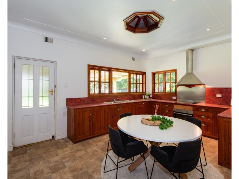 1 Ourimbah Street, Lisarow NSW 2250