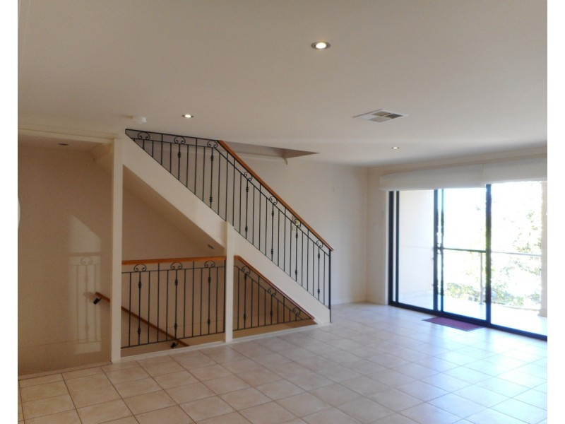 4/2 St George Street, Gosford NSW 2250