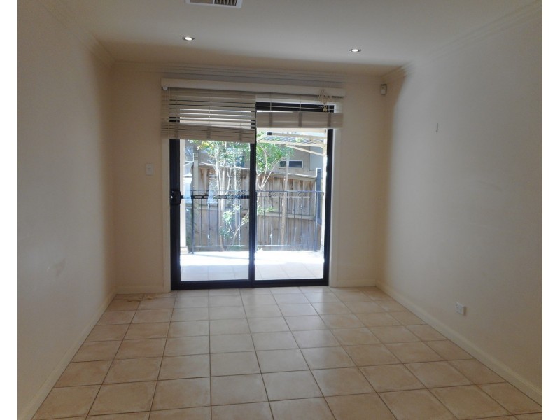 4/2 St George Street, Gosford NSW 2250