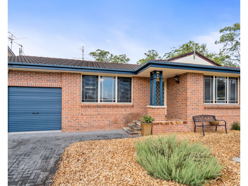 18 Karen Close, Lisarow NSW 2250