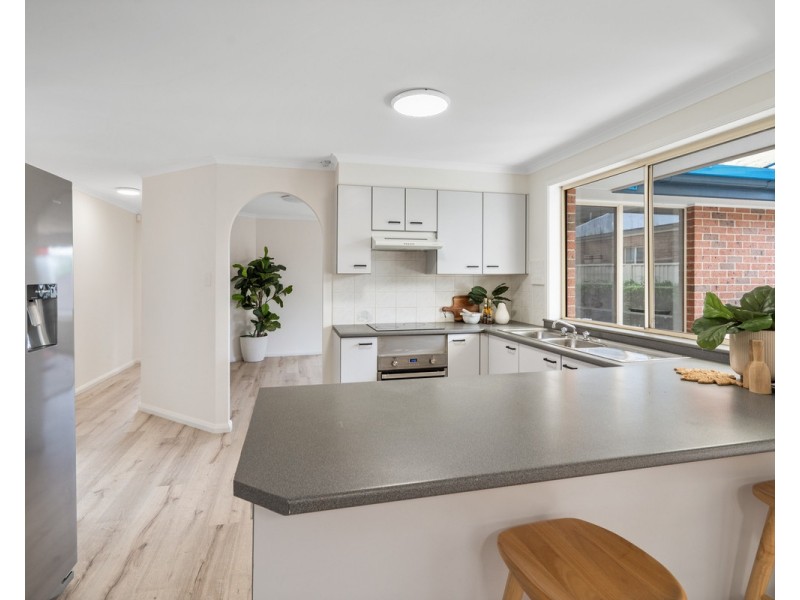 18 Karen Close, Lisarow NSW 2250