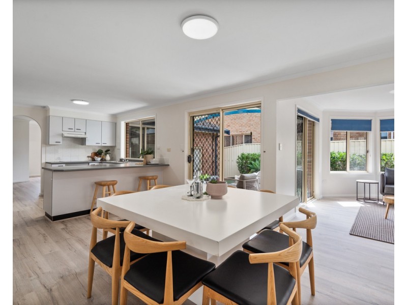 18 Karen Close, Lisarow NSW 2250