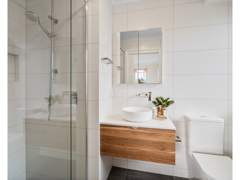 18 Karen Close, Lisarow NSW 2250