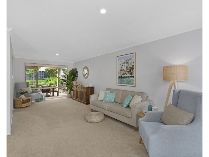 16 Thames Drive, Erina NSW 2250