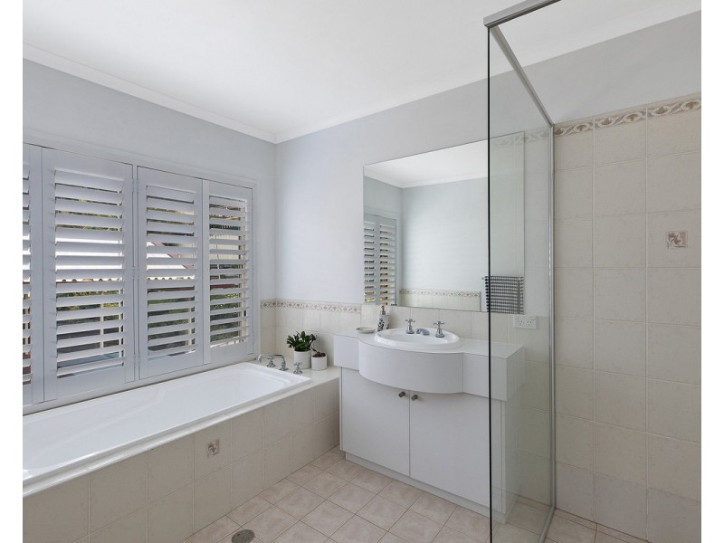 16 Thames Drive, Erina NSW 2250