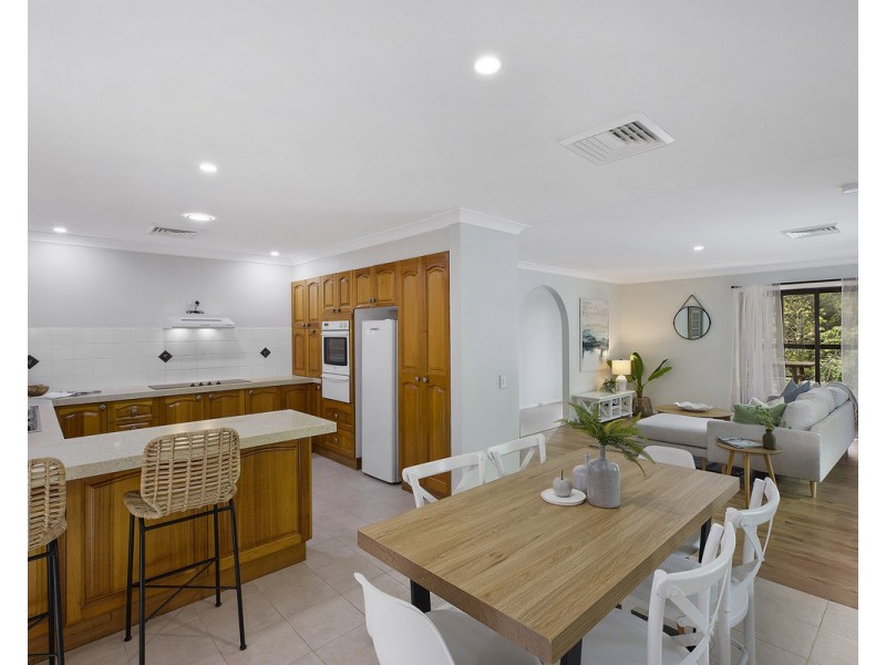 2 Hammersmith Road, Erina NSW 2250