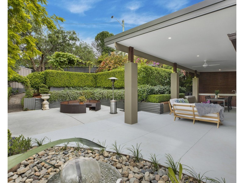 2 Hammersmith Road, Erina NSW 2250