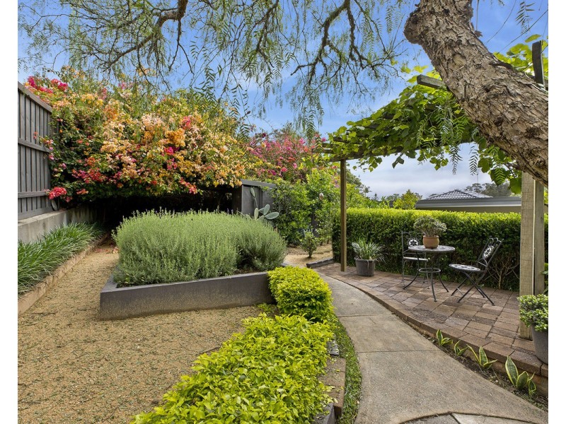 2 Hammersmith Road, Erina NSW 2250