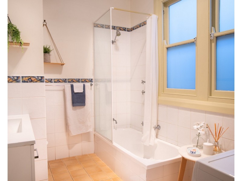 1/169 Gertrude Street, Gosford NSW 2250