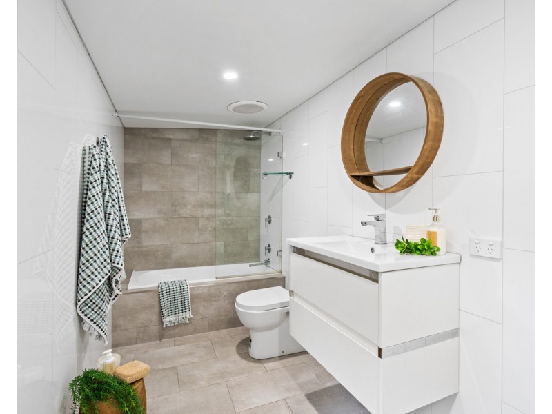 20 Beaumont Avenue, Wyoming NSW 2250