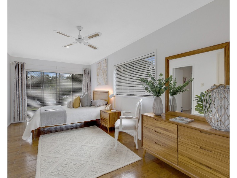 72 James Sea Drive, Green Point NSW 2251