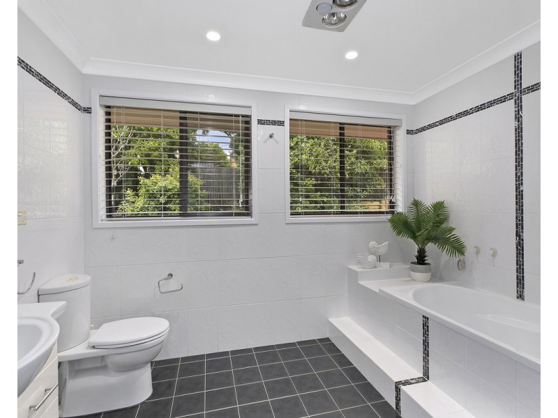 72 James Sea Drive, Green Point NSW 2251