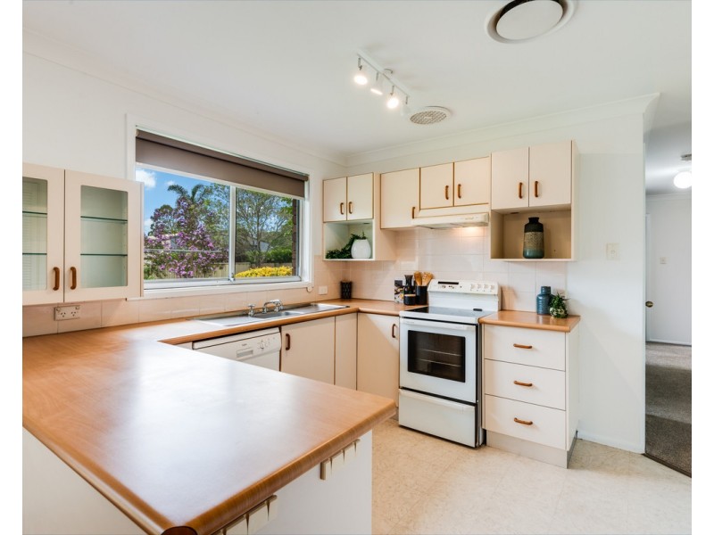 38 Valley View Road, Wyoming NSW 2250