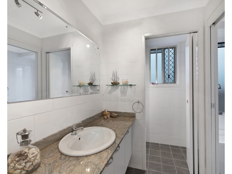 4 Letitia Close, Green Point NSW 2251