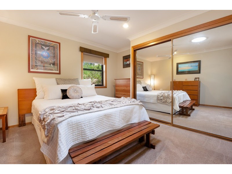 4 Seaspray Close, Bateau Bay NSW 2261