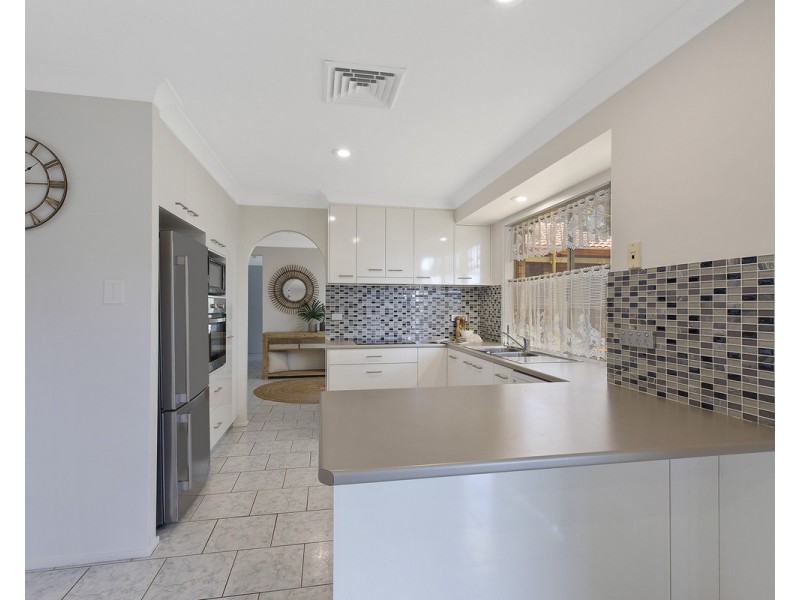 16 Yanderra Crescent, Narara NSW 2250
