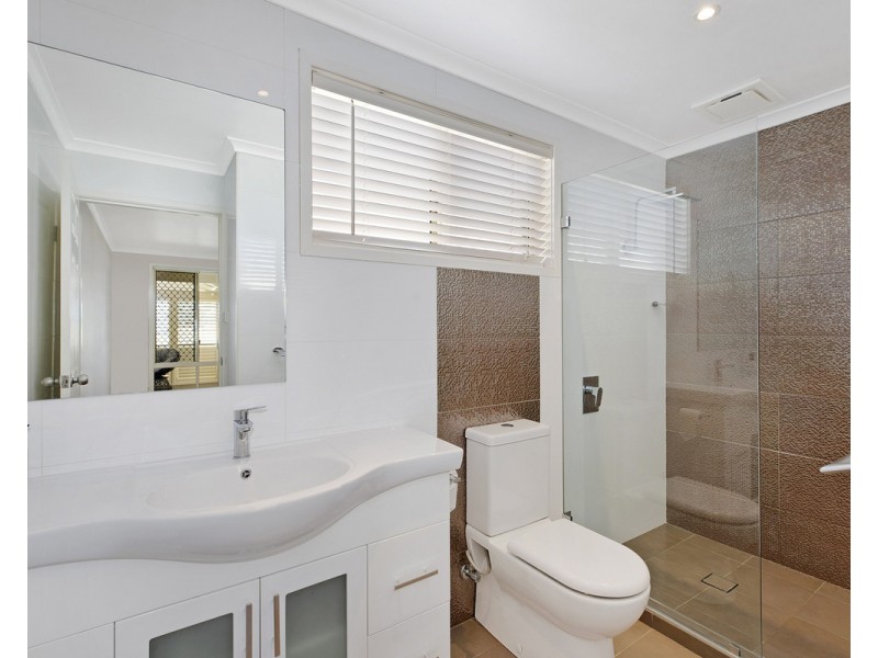 1 Strickland Road, Killarney Vale NSW 2261