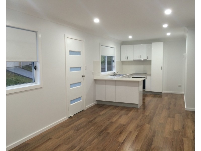 1A Yakaloo Crescent, Forresters Beach NSW 2260