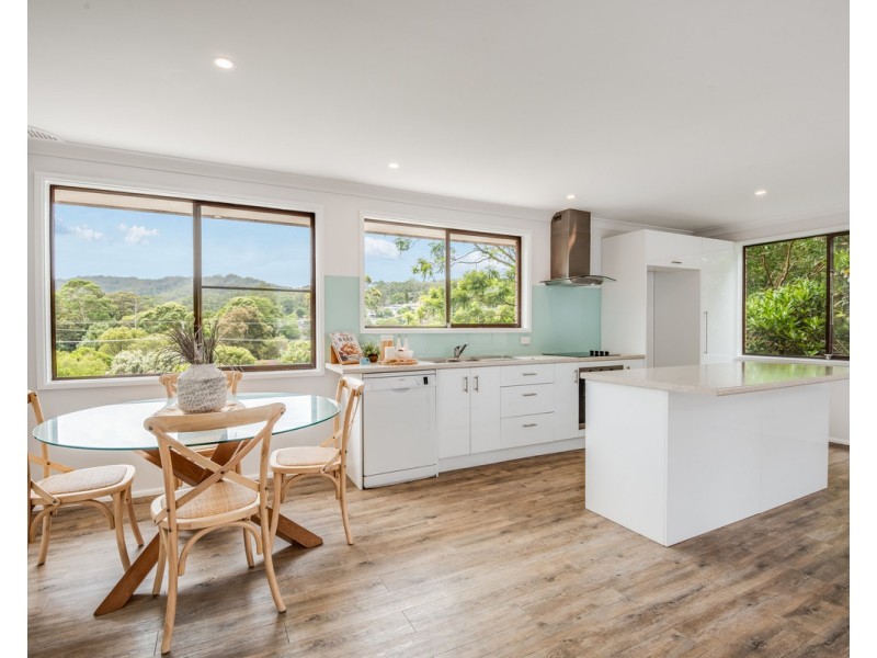 5 Rugby Close, Wyoming NSW 2250