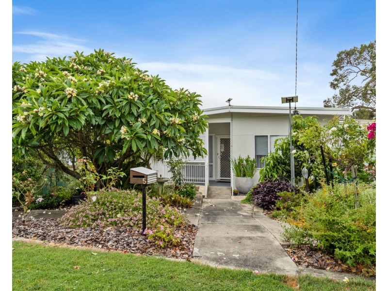 5 Brennon Road, Gorokan NSW 2263