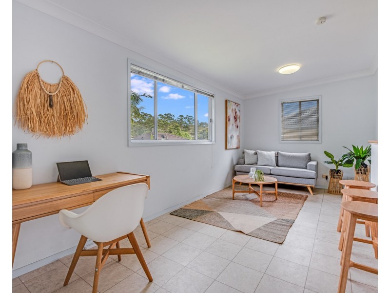 48 Orange Parade, Wyoming NSW 2250