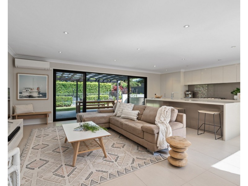 16 Georgia Avenue, Wyoming NSW 2250