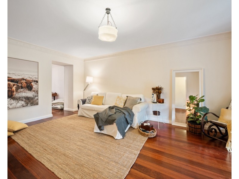 77 Wendy Drive, Point Clare NSW 2250