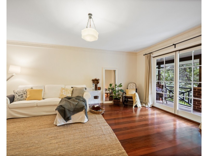 77 Wendy Drive, Point Clare NSW 2250