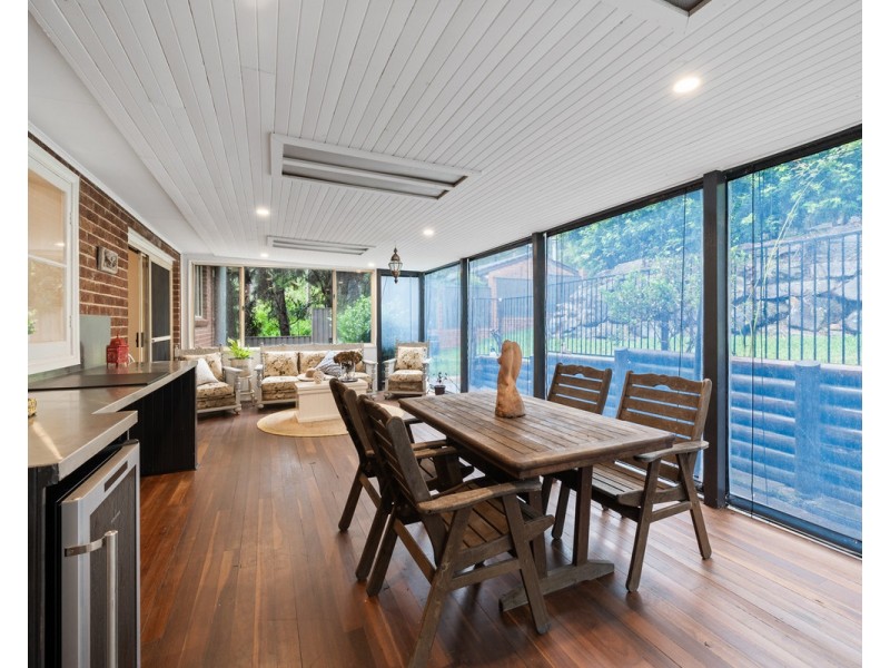 77 Wendy Drive, Point Clare NSW 2250