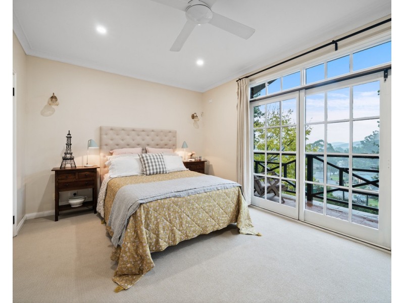 77 Wendy Drive, Point Clare NSW 2250