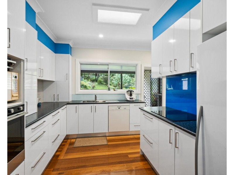 10 Glencoe Avenue, Wyoming NSW 2250