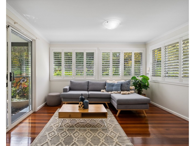 10 Glencoe Avenue, Wyoming NSW 2250