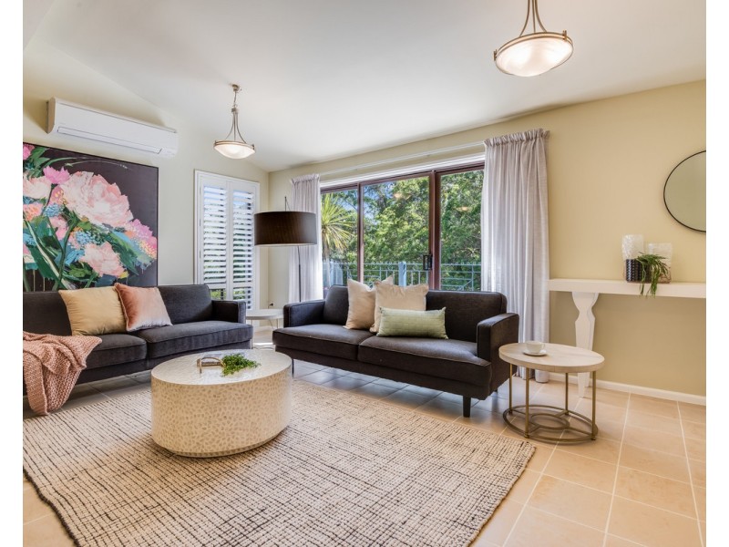 2 Drumalbyn Close, Wyoming NSW 2250