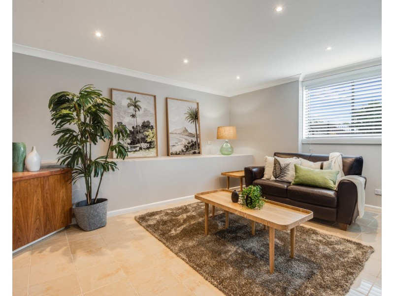 2 Drumalbyn Close, Wyoming NSW 2250