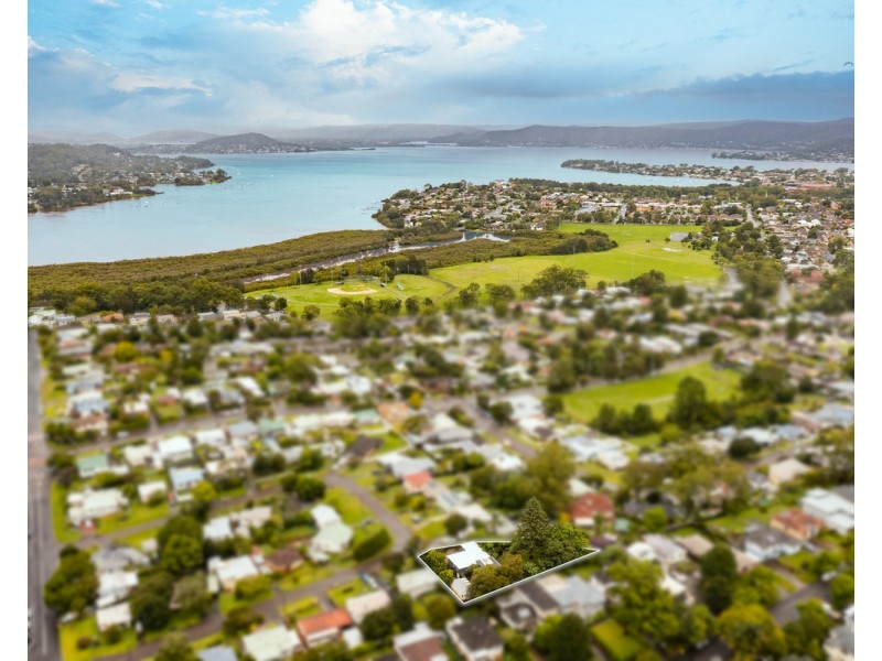 32 Cary Crescent, Springfield NSW 2250