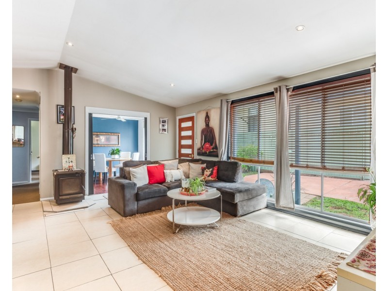 8a Chamberlain Road, Wyoming NSW 2250