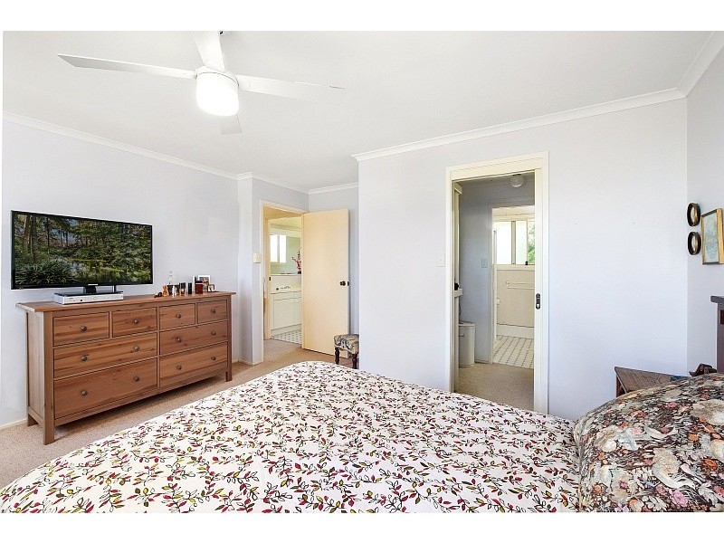 32 James Sea Dr, Green Point NSW 2251