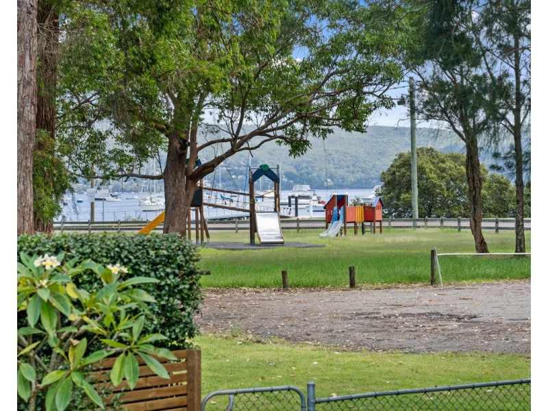 69 Patrick Crescent, Saratoga NSW 2251