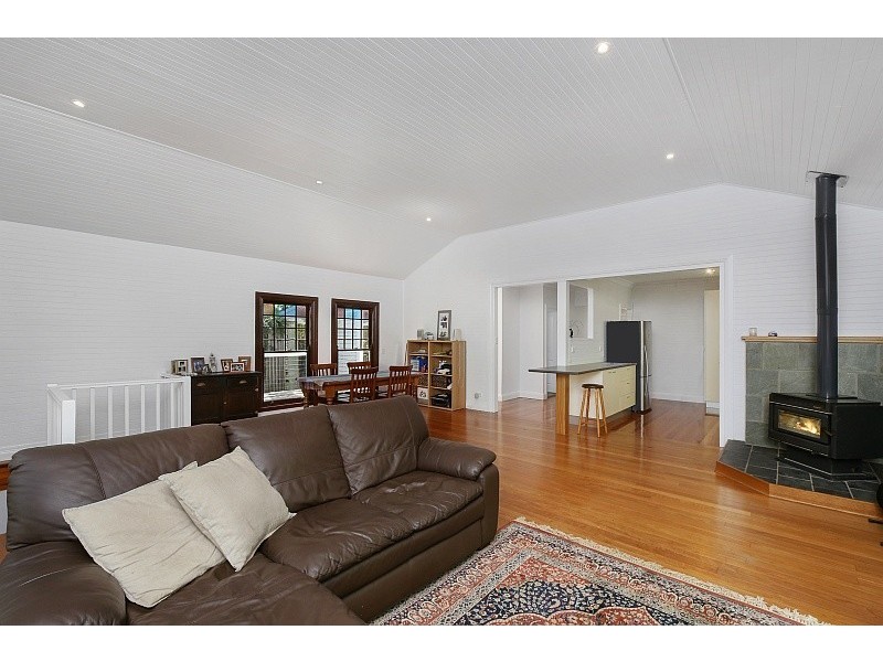 22 John Street, Forresters Beach NSW 2260