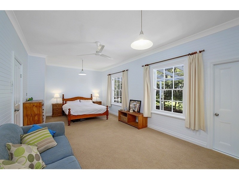 22 John Street, Forresters Beach NSW 2260